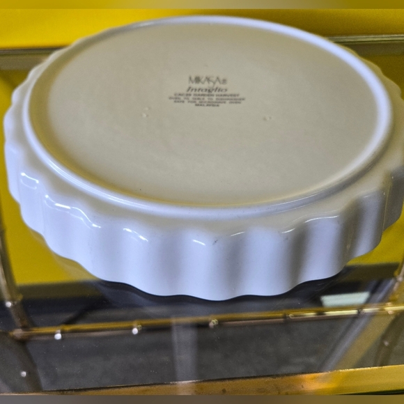 Mikasa Intaglio GardenHarvest 9.5" Tart Round OvenTable Baking Dish CAC29 - Picture 6 of 7